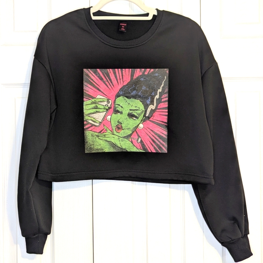 ROMWE Black Crop Sweatshirt with Bride Of Frankenstein Graphic Size Medium